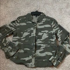 Button Up Camo Shirt - Express Size XS